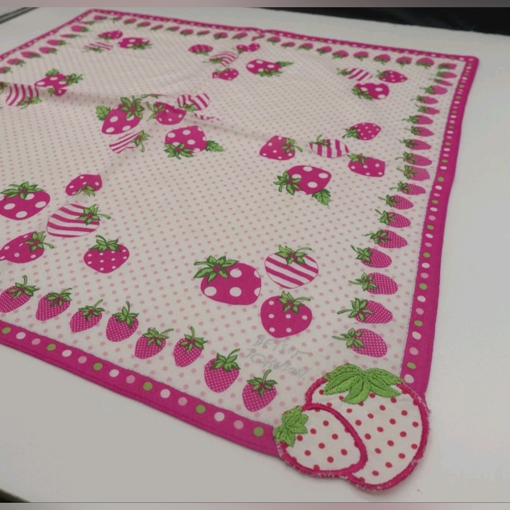*RARE* Vintage Betsey Johnson Designer Scarf 💎 Ivory Pink Strawberry Embroidery - Picture 8 of 8